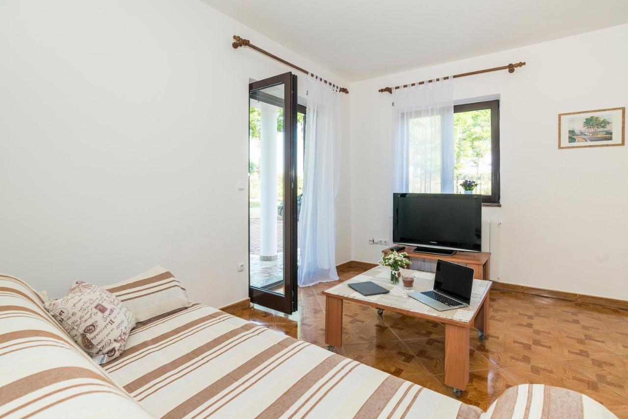 Apartments Vienna Zambratija  Ruang foto